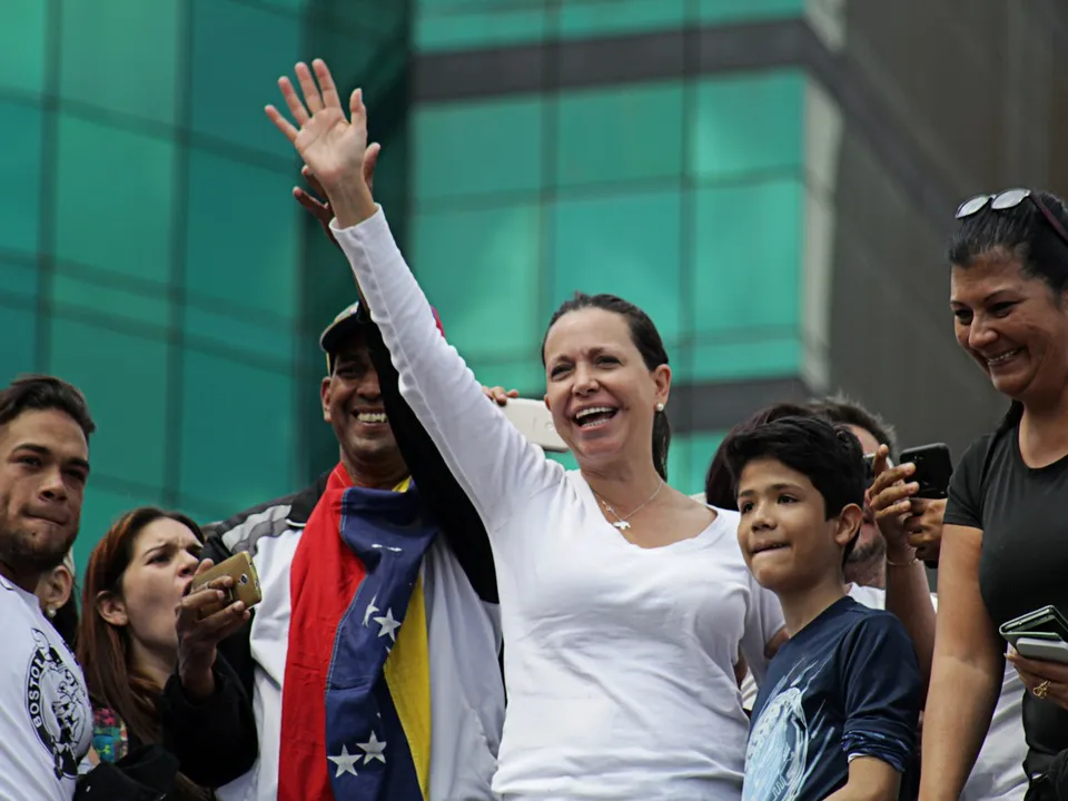 «Esto es lo que hay»: Machado le da la vuelta a la frase del conformismo y llama a salir el jueves con la familia y la bandera