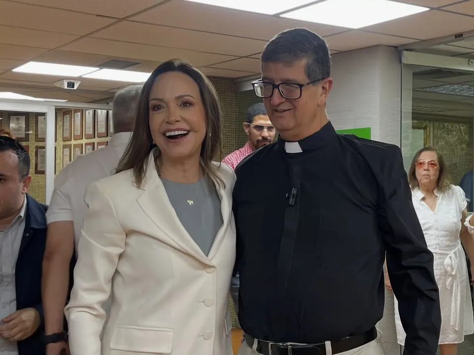 Machado en su primera rueda de prensa en Caracas: «La transición democrática es irreversible»