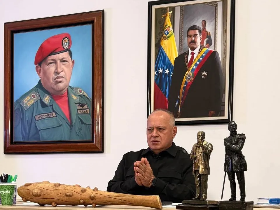 Diosdado Cabello reta a María Corina Machado a regresar y niega que el interinato le impida entrar a Venezuela