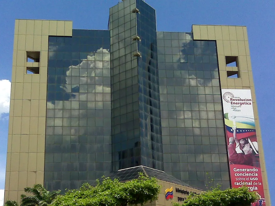 Privados piden por 15 años ocho plantas de PDVSA paralizadas para hacer tubos y válvulas