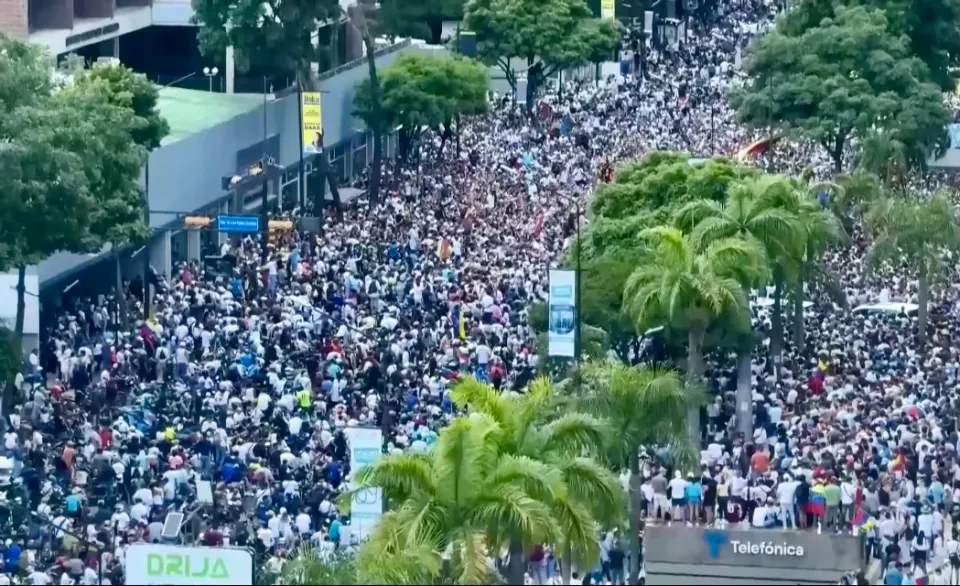ONG y familiares ponen a prueba las garantías de la interina: más de 400 presos políticos siguen tras las rejas