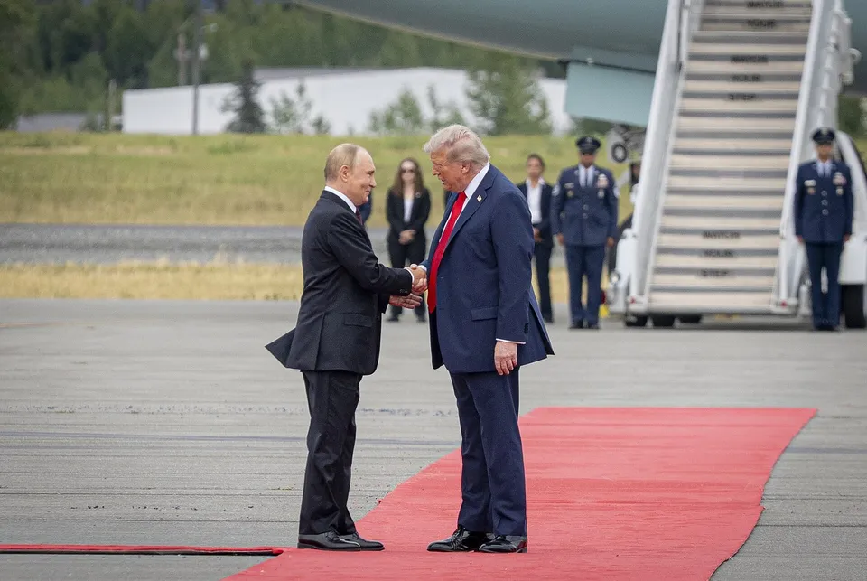 Trump congela las sanciones contra Rusia que él mismo firmó y desata críticas de republicanos y demócratas