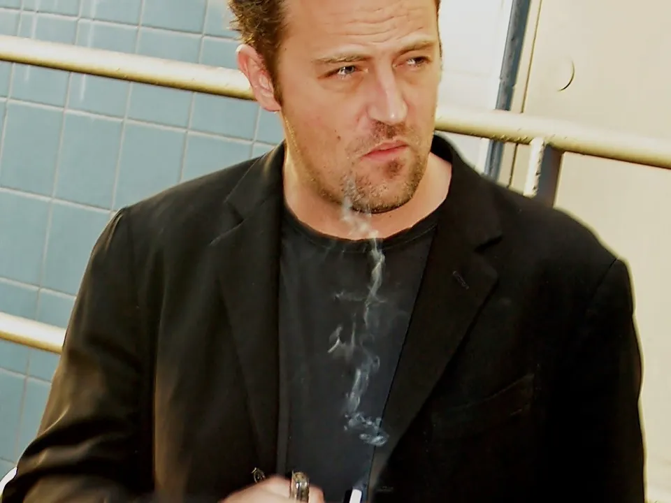 «The One About Matthew Perry» llega a Netflix con la voz de su familia y sin sus compañeros de «Friends»