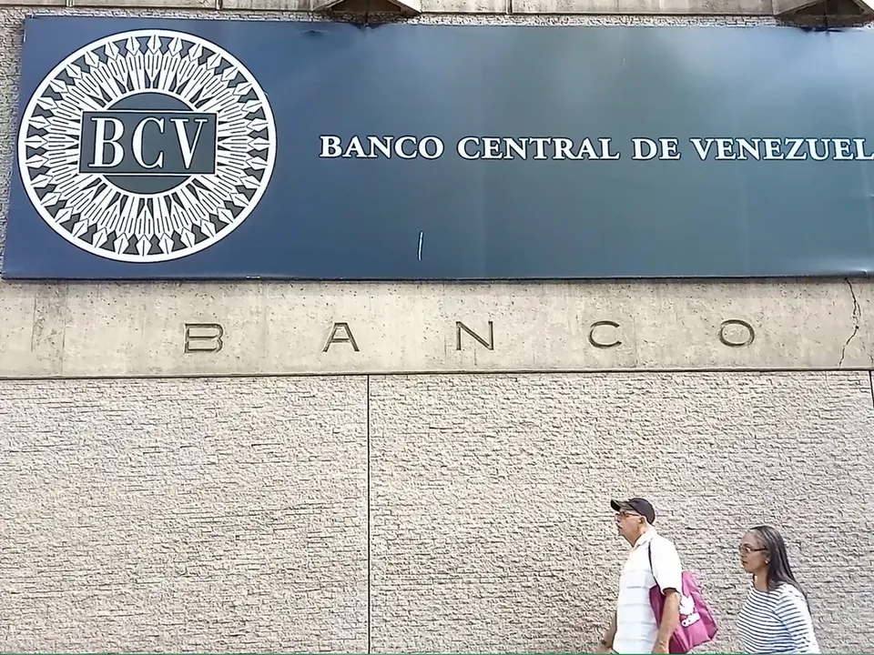 El BCV y el interinato se fijan una inflación de dos dígitos para 2027, pero el FMI la proyecta en 139,8 % y lo publicado no dice cómo bajarla