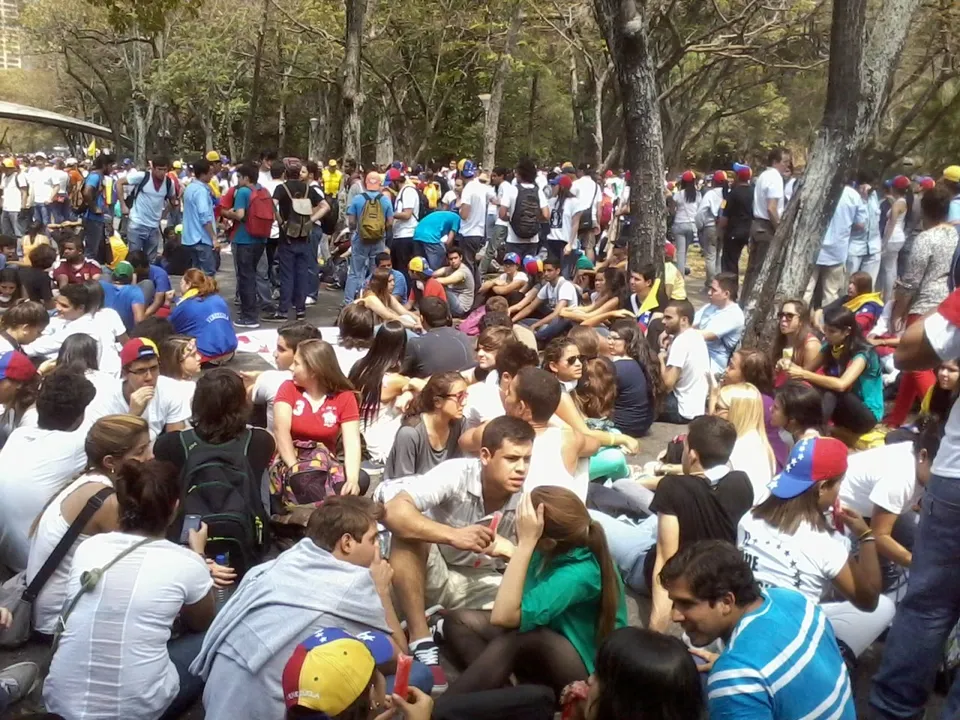 Velásquez exige cronograma electoral, respalda el 24 de julio de 2027 y denuncia 'alacranes' que empujan 2028