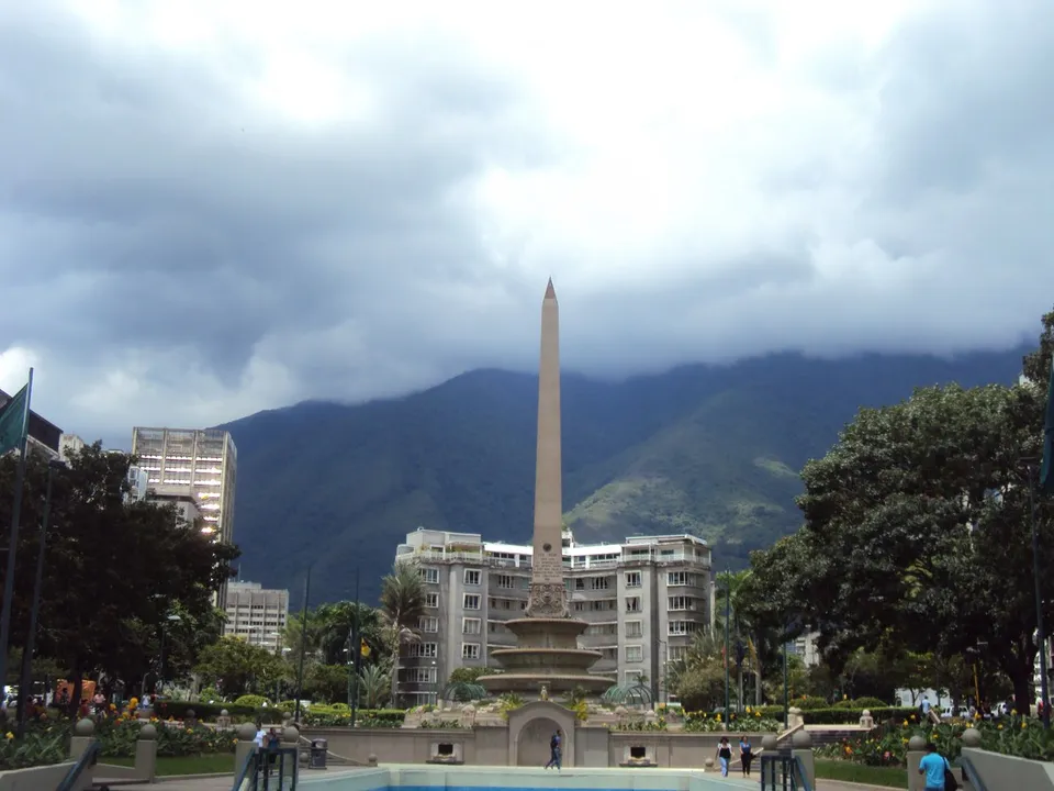 «Exigir libertad no es un delito»: familiares de presos políticos rechazan que Chacao llame «confusión» al intento de impedirles grabar en la plaza Francia