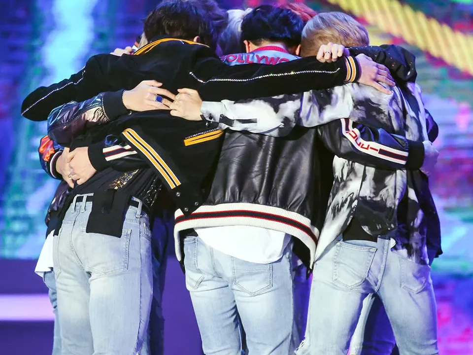 BTS debutó en Argentina: noche en español, camiseta albiceleste y estadio repleto en La Plata