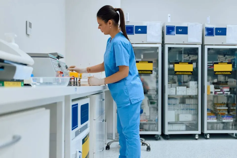 Modelos de inteligencia artificial estiman el riesgo de cáncer a partir de análisis de sangre rutinarios