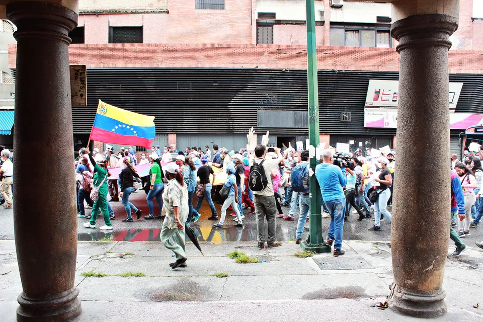 Maestros y personal de salud marchan el 13 de octubre a Miraflores por salarios de miseria
